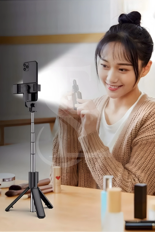 Led Işıklı Selfie Çubuğu Bluetooth Kumandalı Kablosuz Tripot Selfie Monopod Selfie Stick ( Lisinya )