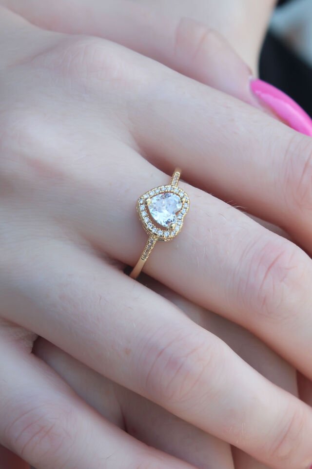 Gold Renk Zirkon Taşlı Kalp Model Charm Pirinç Kadın Yüzük - Lisinya