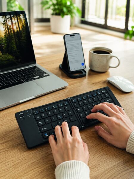 Bluetooth Katlanabilir Klavye USB-C Şarjlı 3 Cihaz Bağlantılı Taşınabilir Klavye - Lisinya