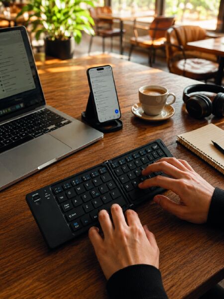 Bluetooth Katlanabilir Klavye USB-C Şarjlı 3 Cihaz Bağlantılı Taşınabilir Klavye - Lisinya