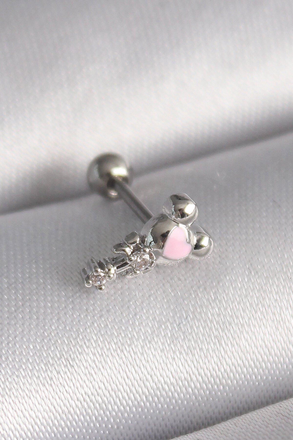 316L Çelik Gümüş Renk Zirkon Taş Detay Pembe Kalp İşleme Tragus Piercing - Lisinya