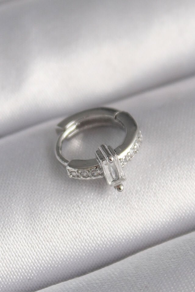 316L Çelik Gümüş Renk Zirkon Taşlı Tragus Piercing - Lisinya
