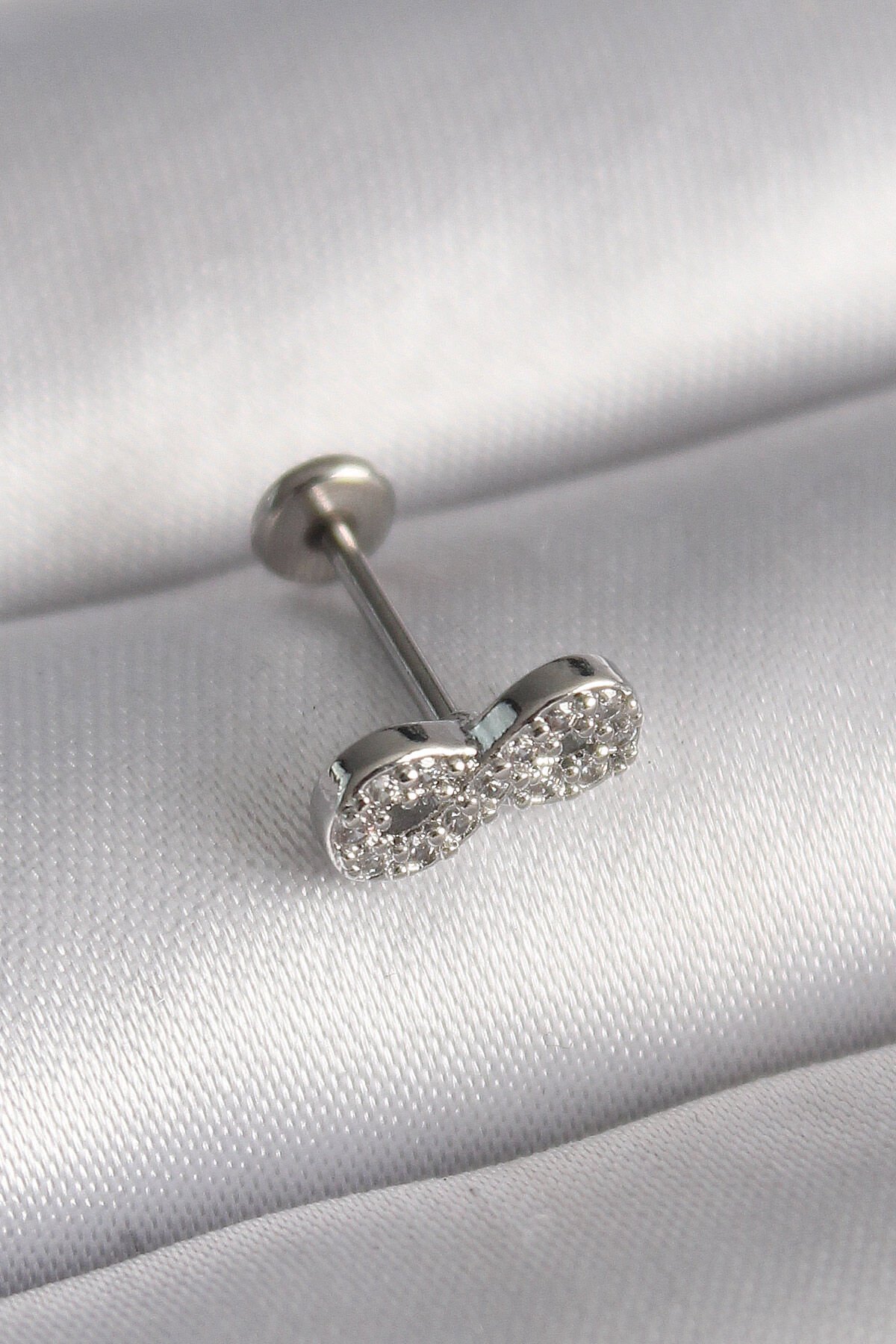 316L Çelik Gümüş Renk Zirkon Taşlı Sonsuzluk Model Tragus Piercing - Lisinya