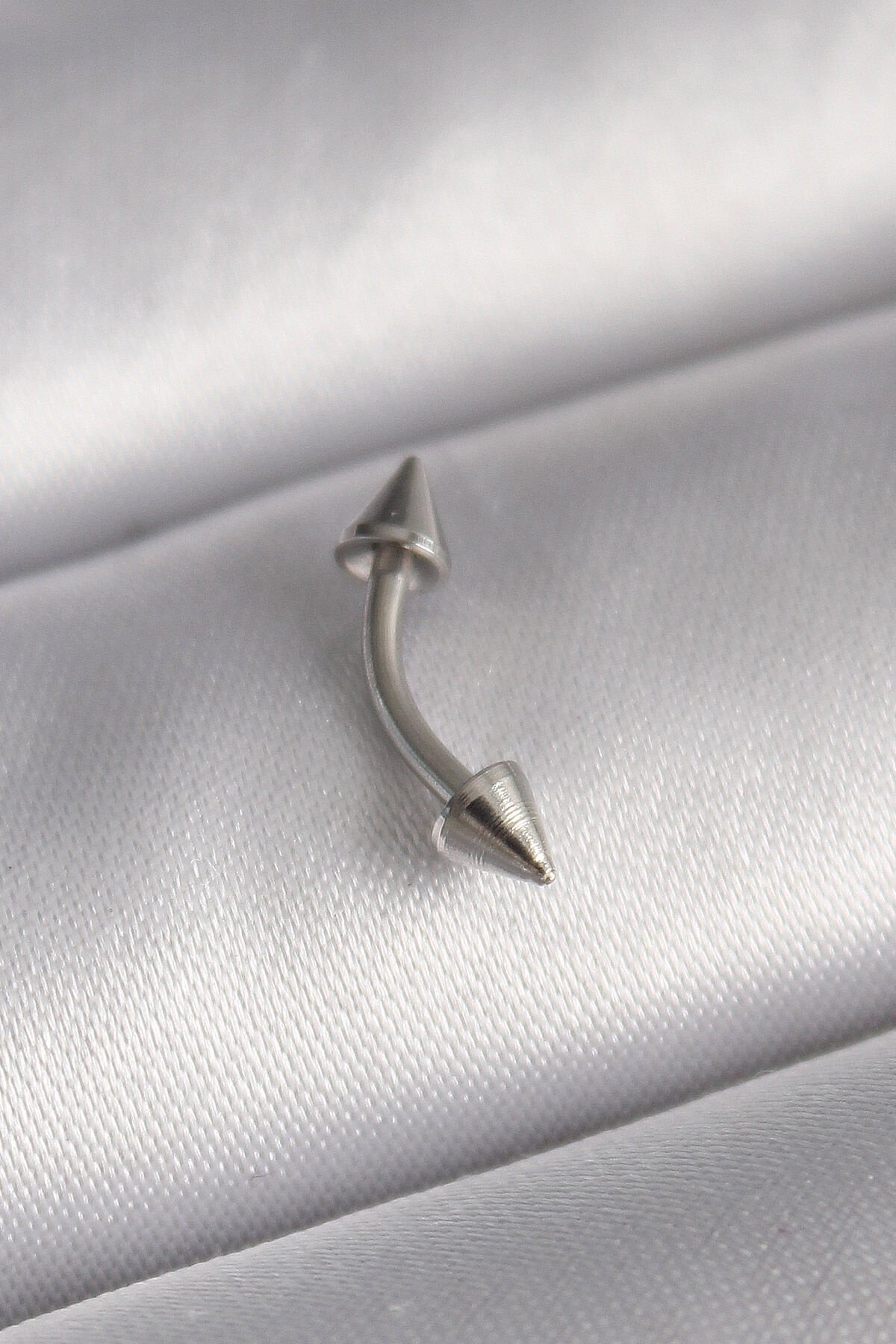 316L Çelik Gümüş Renk Çivi Model Piercing - Lisinya
