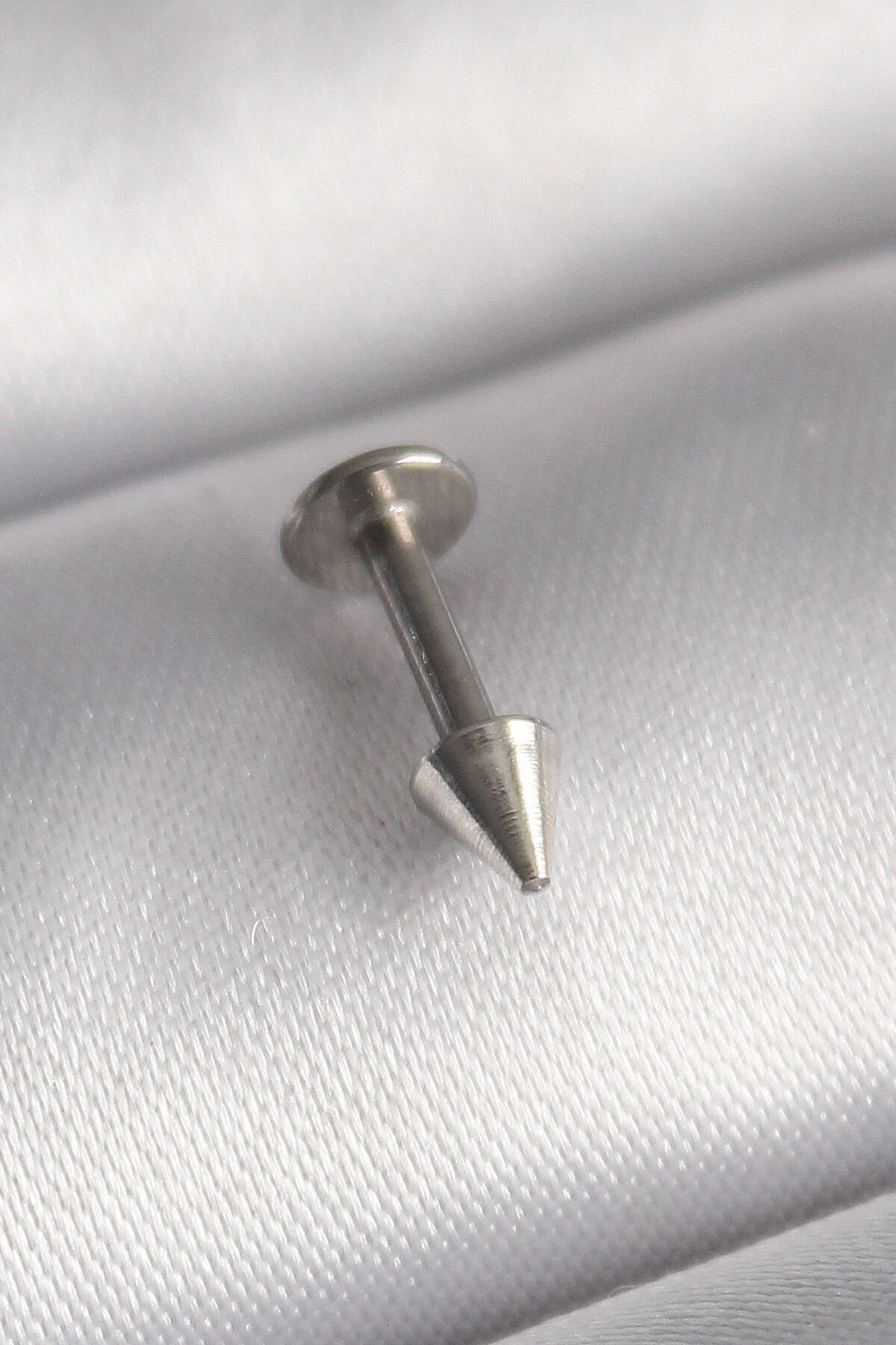 316L Çelik Gümüş Renk Çivi Model Piercing - Lisinya