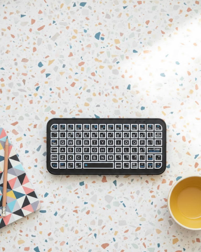 Kompakt Siyah RGB Işıklı Bluetooth Mini Klavye - Lisinya