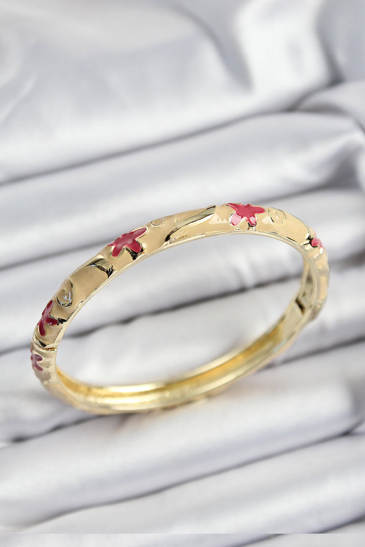 Mineli Pirinç Pembe Ve Krem Çiçek Motifli Gold Renk Kadın Kelepçe - Lisinya