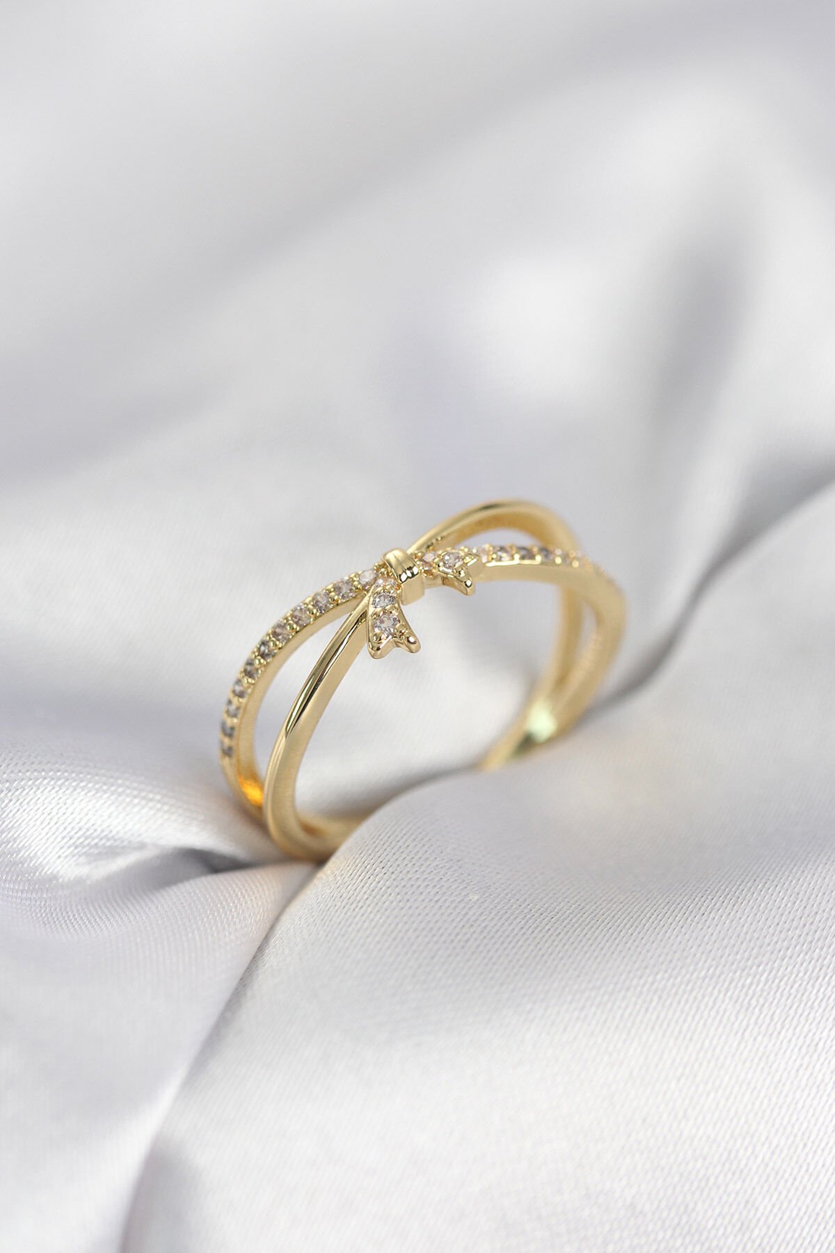 Gold Renk Zirkon Taşlı Fiyonk Model Kadın Yüzük - Lisinya