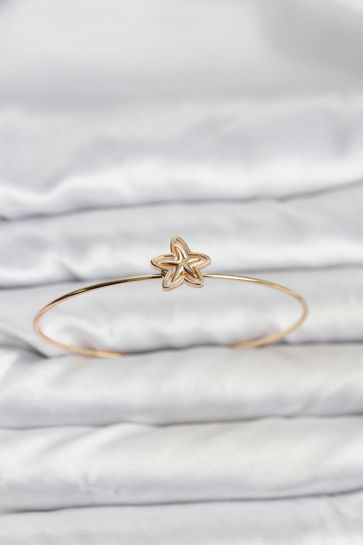 Yıldız Model Gold Renk Bileklik - Lisinya