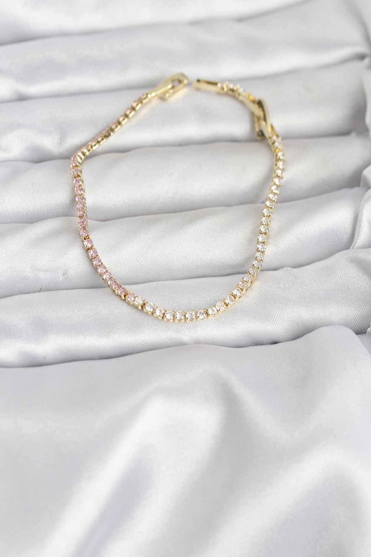 Pembe ve Beyaz Zirkon Taşlı Gold Renk Su Yolu Kadın Bileklik - Lisinya