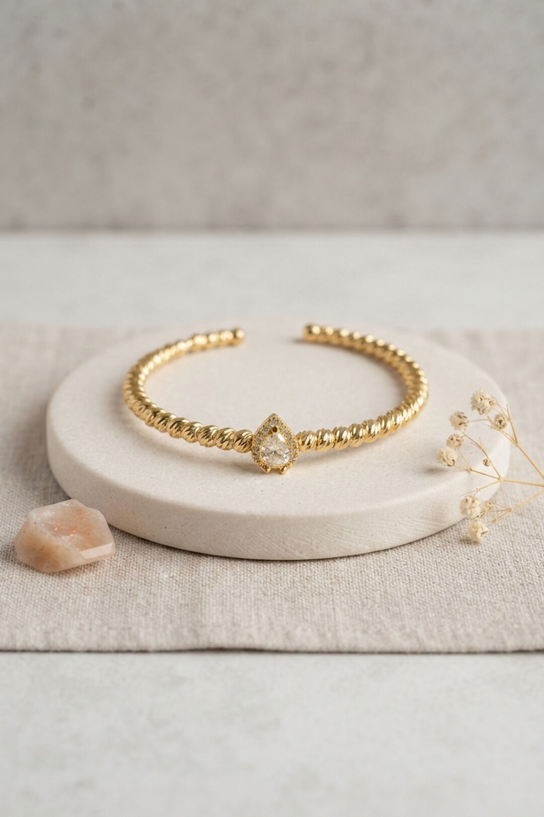 Gold Renk Dorika Model Damla Zirkon Taşlı Kadın Bileklik - Lisinya