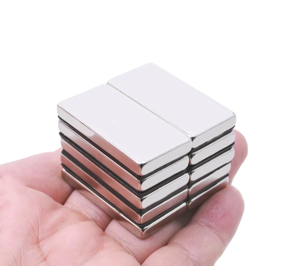 1 adet 40x20x5mm Neodyum Magnet Güçlü N35 Mıknatıs Köşeli Nikel Kaplama ( Lisinya )