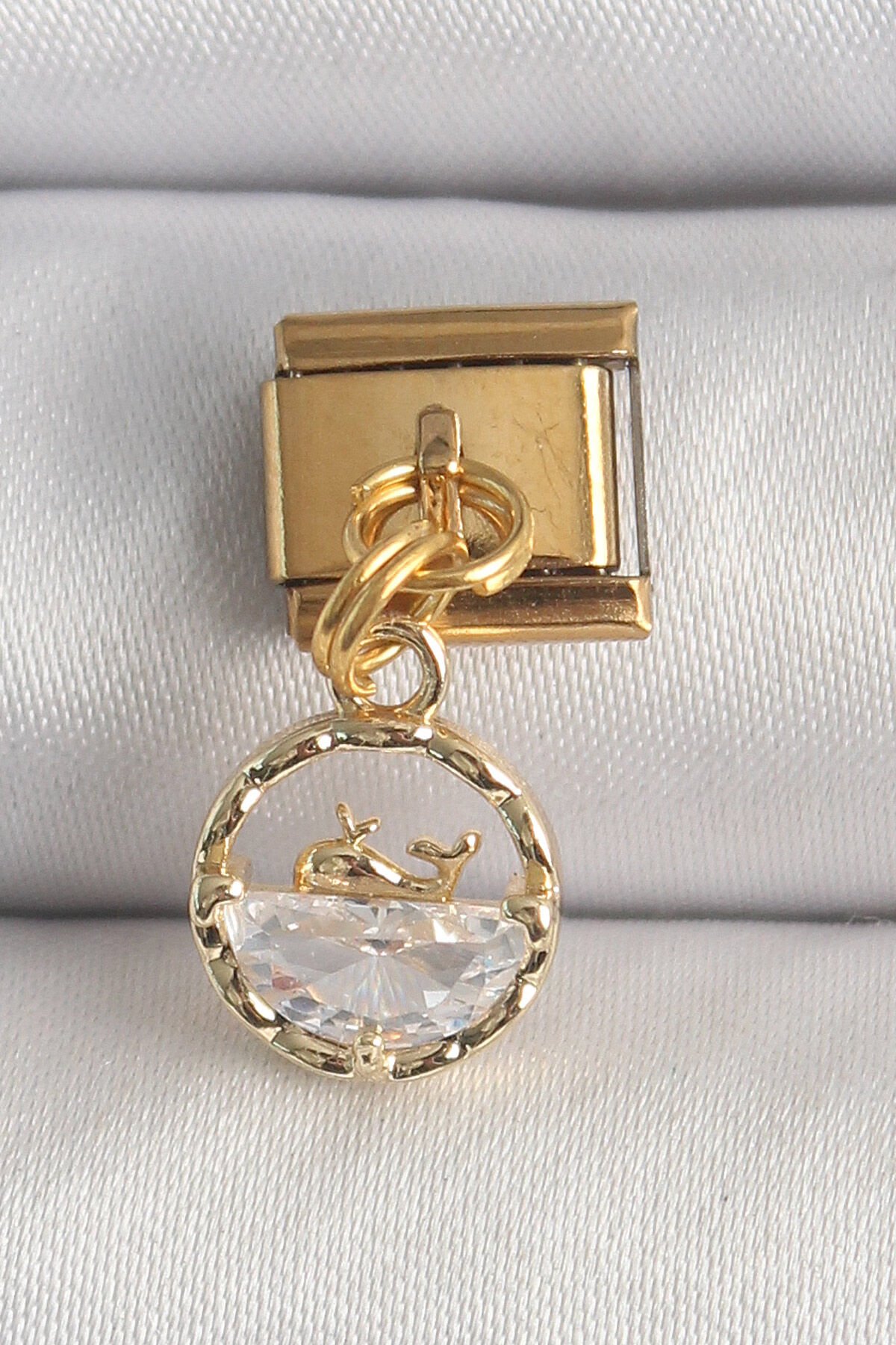 316L Çelik Gold Renk Sallantı Zirkon Taşlı Balina Model Nomination Charm - Lisinya