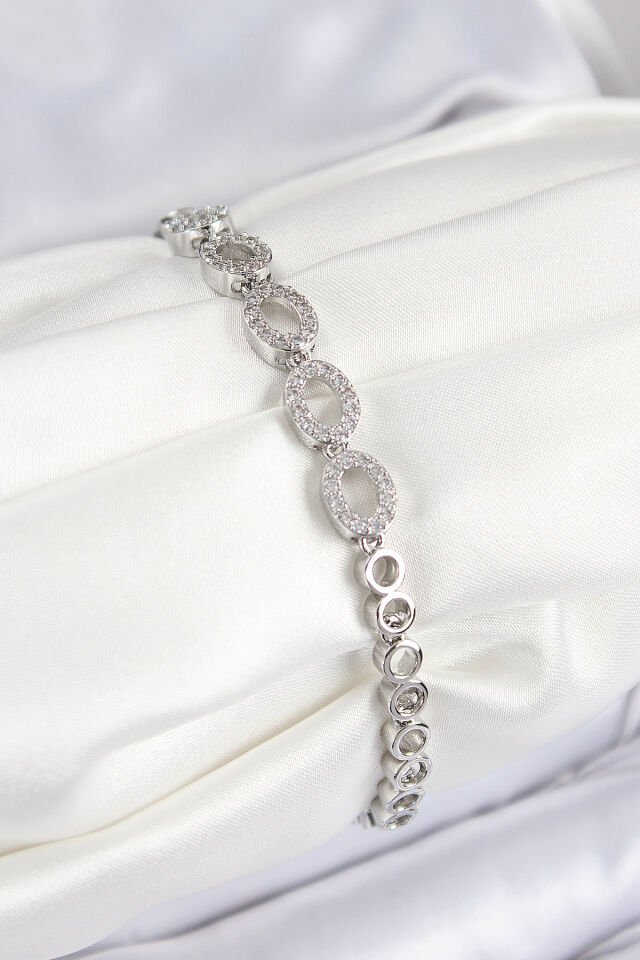 Pirinç Zirkon Taşlı Oval Model Gümüş Renk Kadın Bileklik - Lisinya