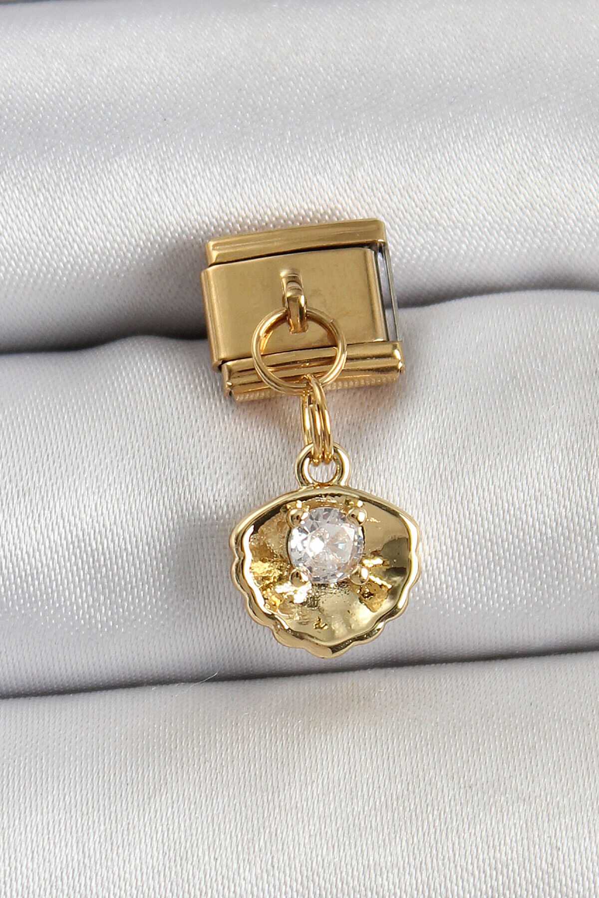 316L Çelik Sallantılı Zirkon Taşlı İstiridye Model Gold Renk Nomination Charm - Lisinya