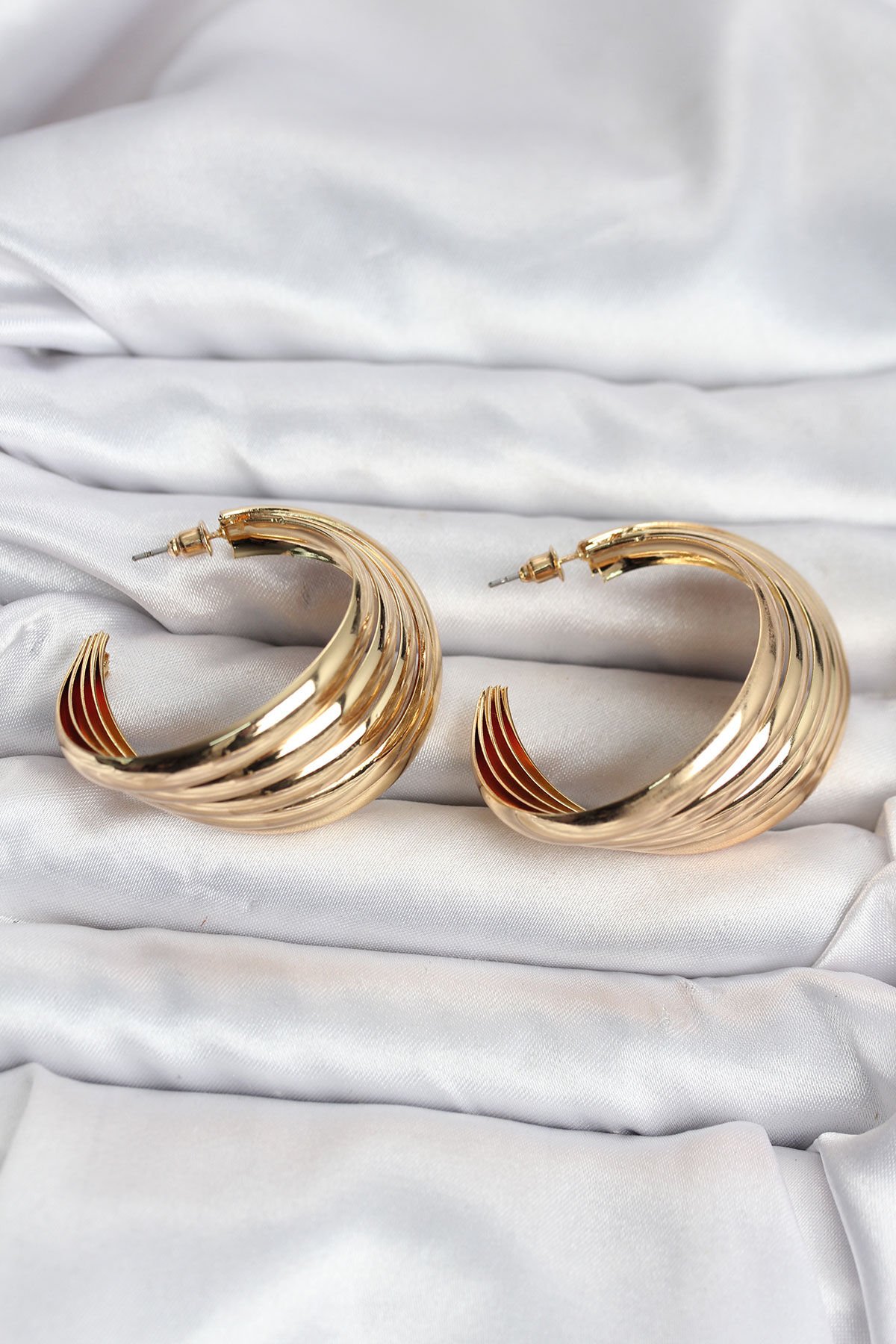 316L Çelik Gold Renk Yarım Halka Model Kadın Küpe - Lisinya