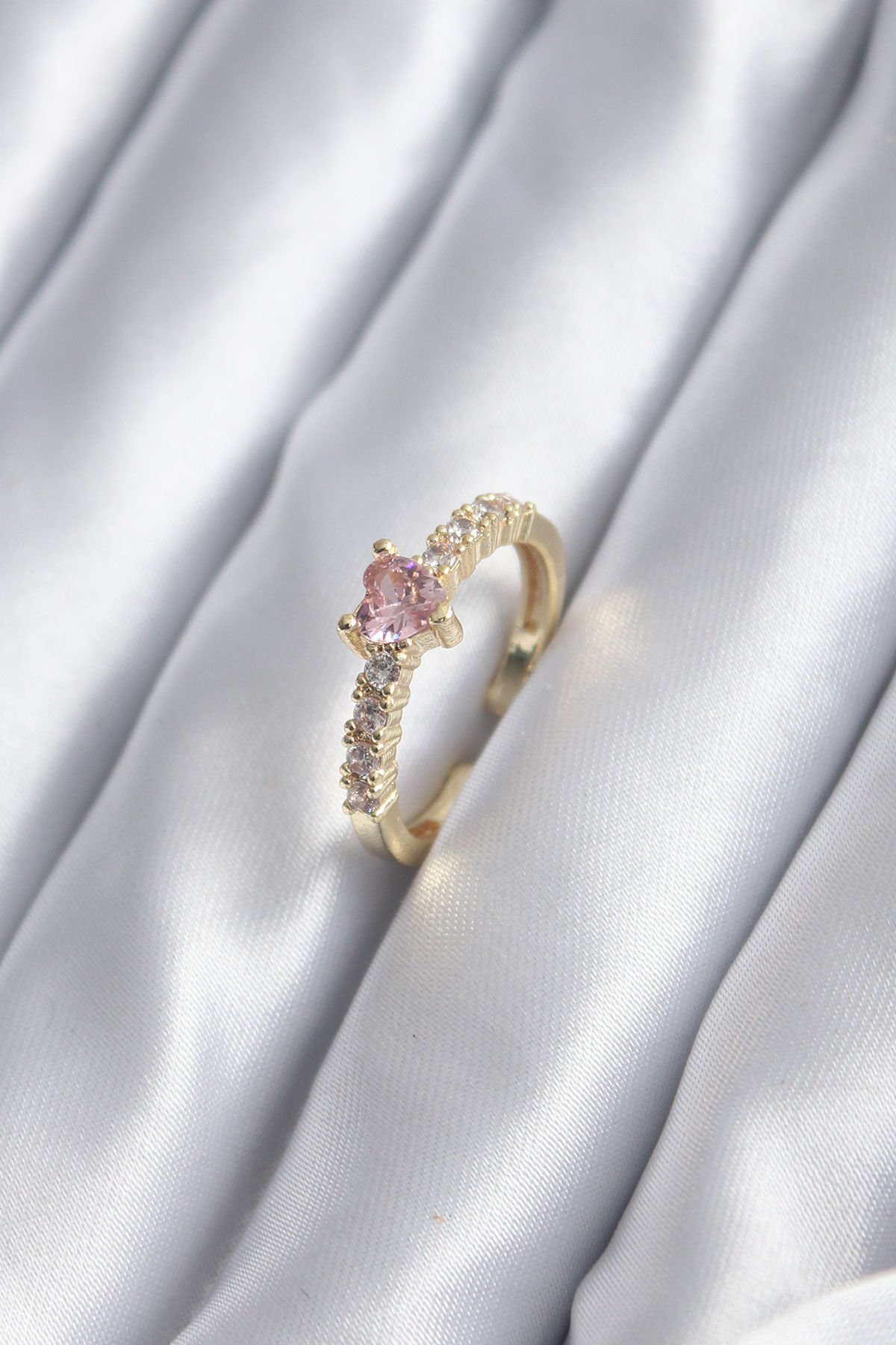 Gold Renk Zirkon Taşlı Pembe Kristal Kalp Model Kadın Yüzük - Lisinya
