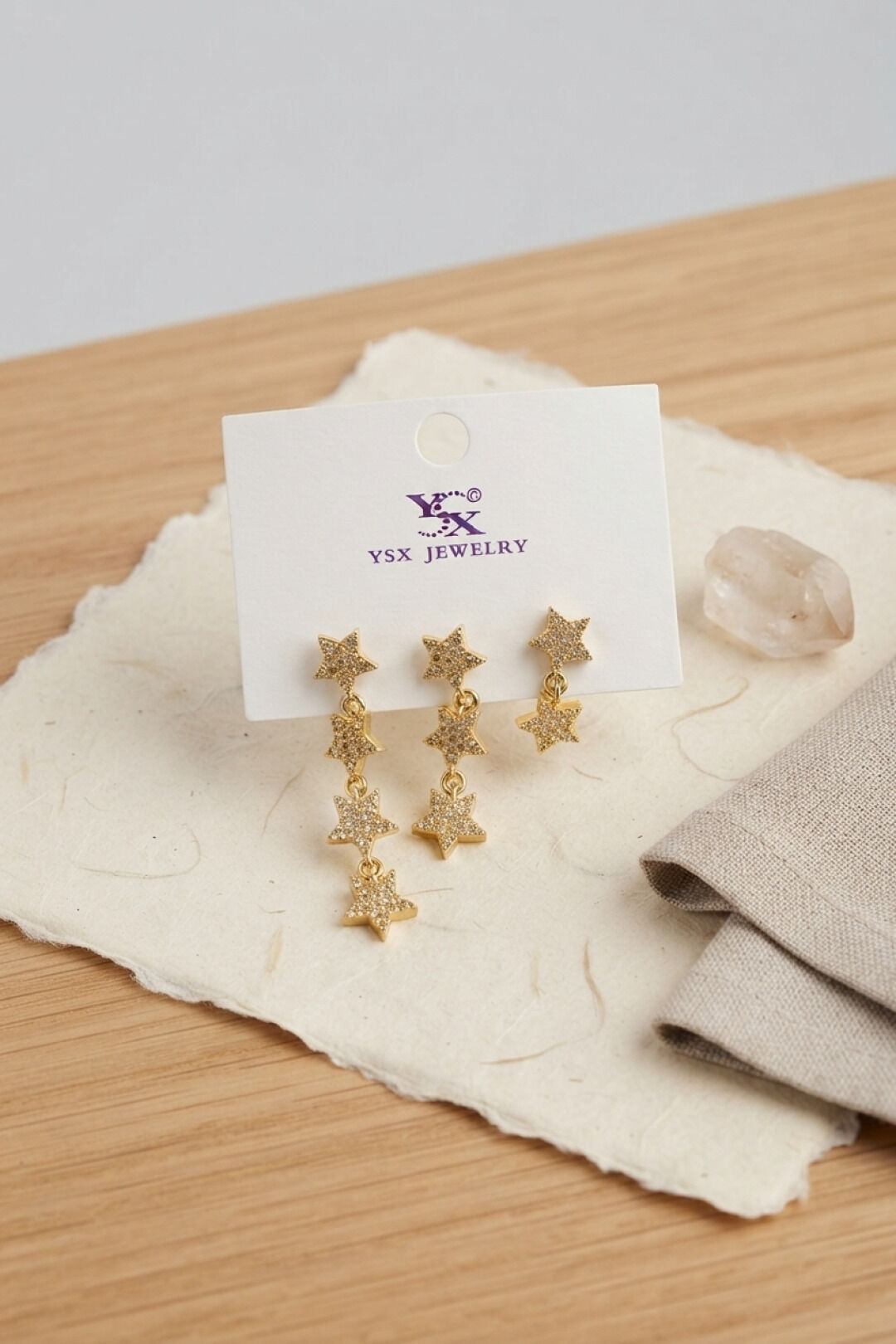 Pirinç Gold Renk Zirkon Taşlı Sallantılı Yıldız Model Kadın Küpe Seti - Lisinya