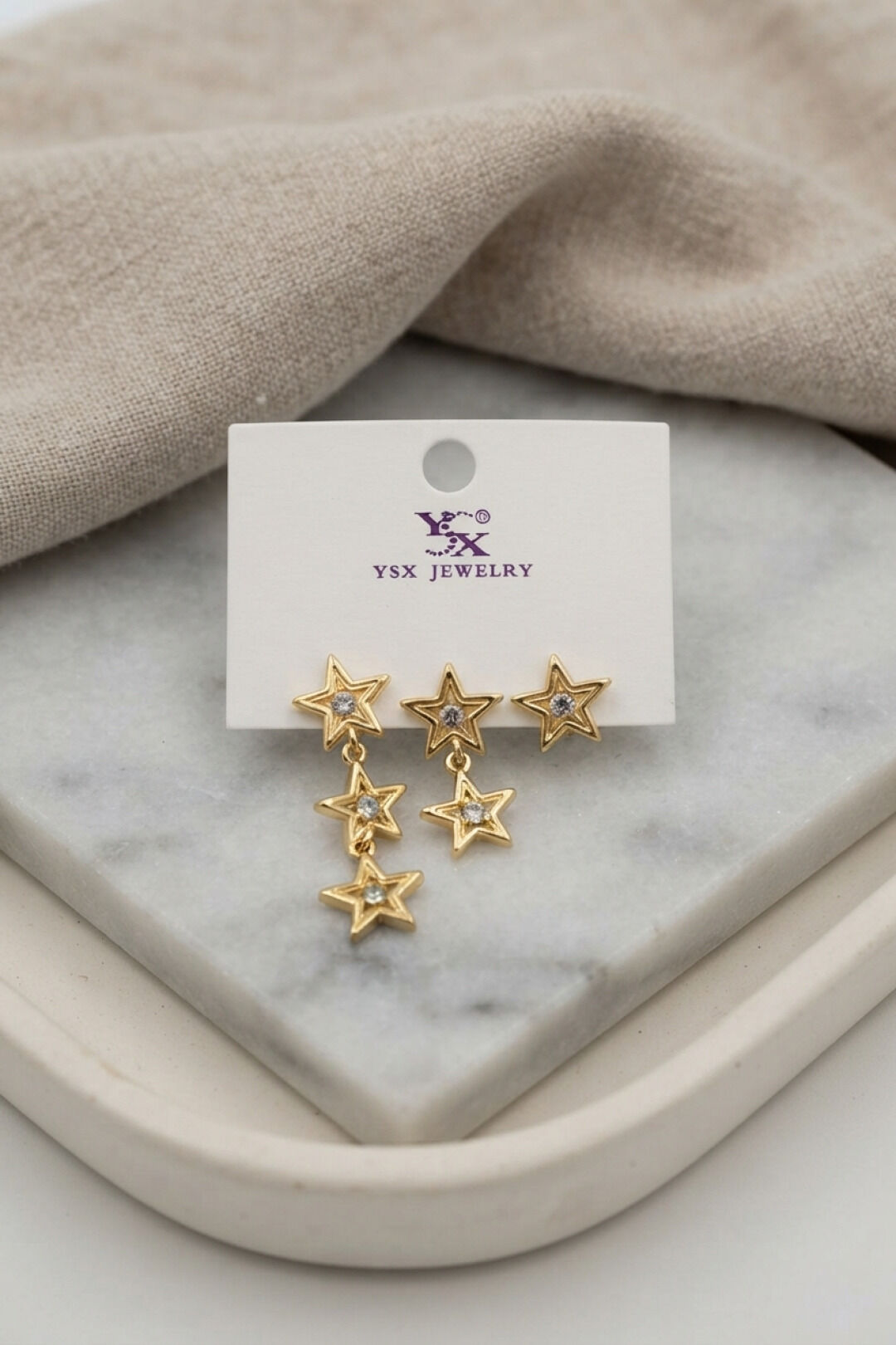 Gold Renk Pirinç Yıldız Model Sallantılı Kadın Küpe Seti - Lisinya
