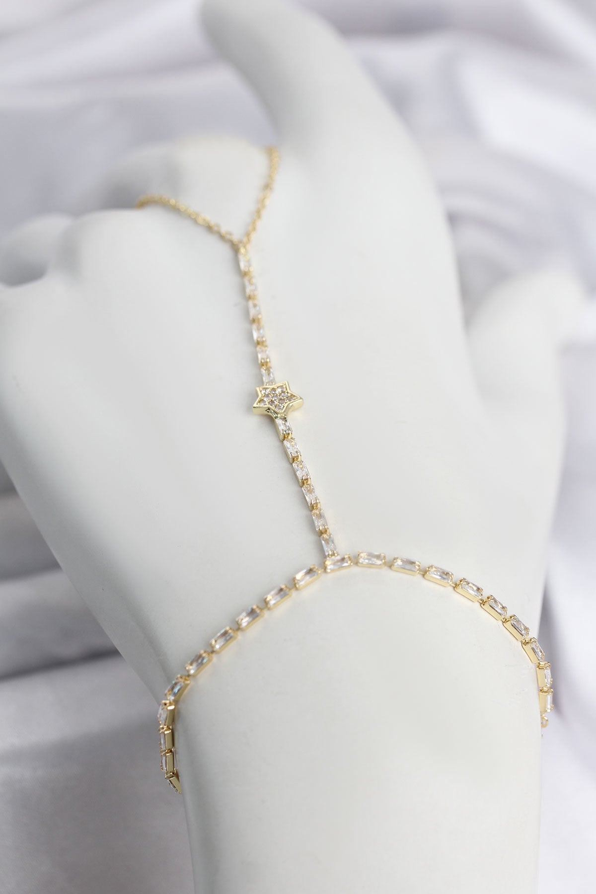 Gold Renk Pirinç Zirkon Taşlı Yıldız Model Şahmeran - Lisinya