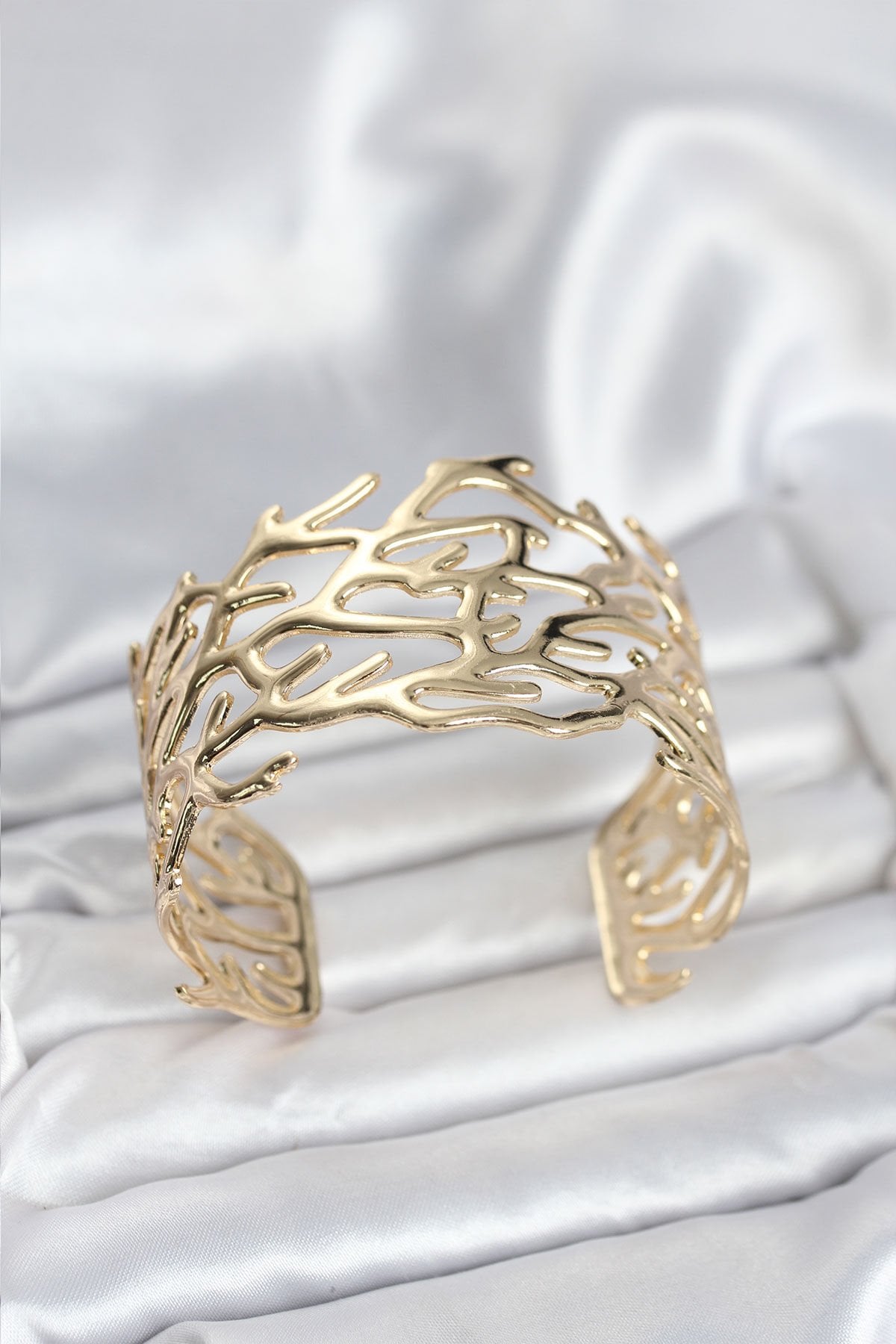 Pirinç Gold Renk Vintage Model Kadın Bileklik - Lisinya