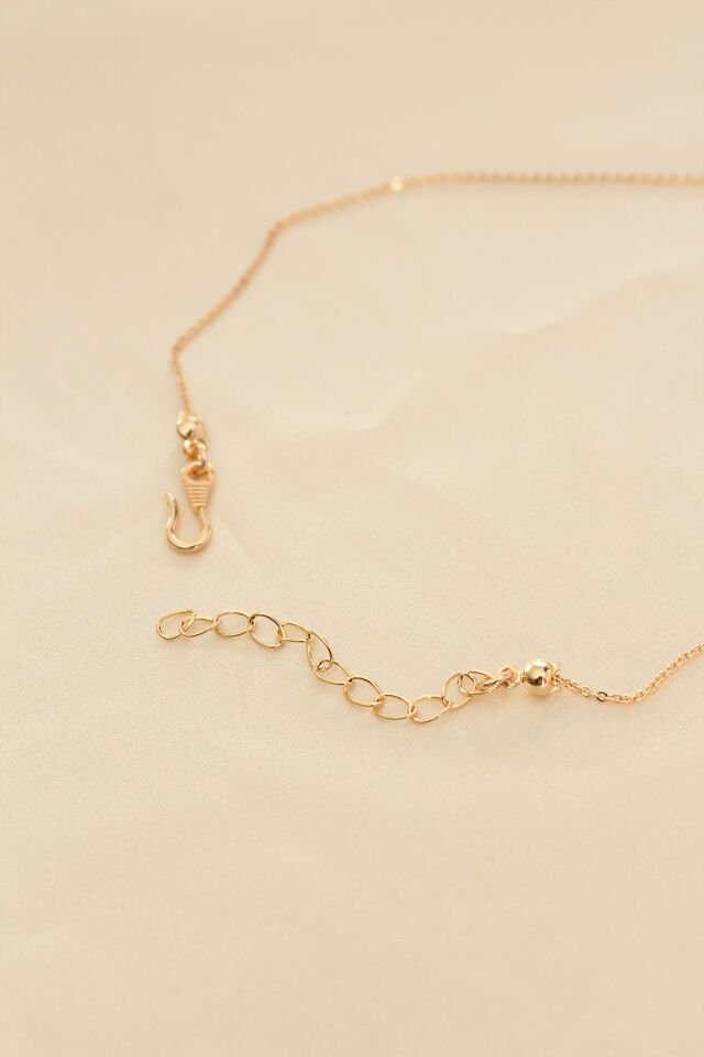 Beyaz Sedefli Kelebek Figürlü Kadın Kolye - Lisinya