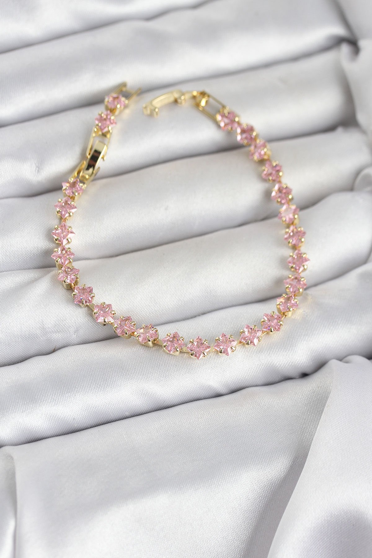 Pembe Kare Zirkon Taşlı Gold Renk Pirinç Su Yolu Kadın Bileklik - Lisinya