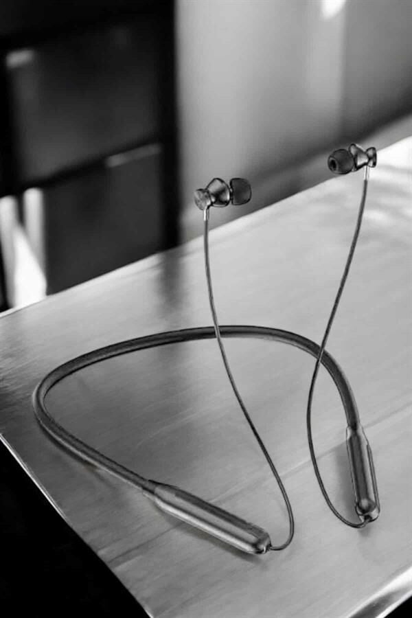 Dijital Göstergeli Kulak İçi Kablosuz Bluetooth Kulaklık Boyun Bantlı - Lisinya