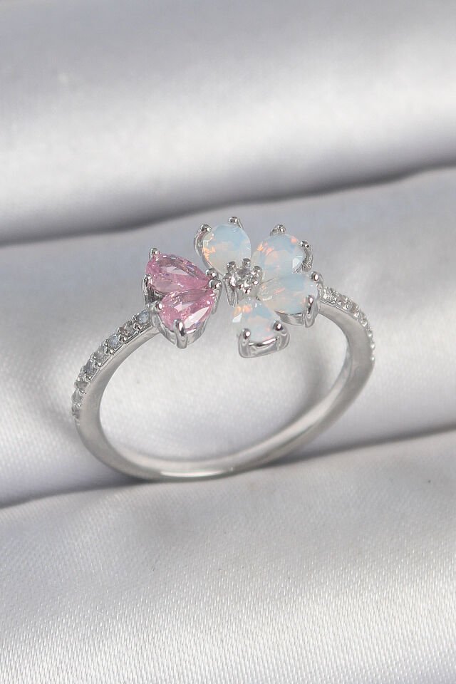 Pirinç Gümüş Renk Beyaz Mineli Pembe Zirkon Taşlı Çiçek Model Kadın Yüzük - Lisinya
