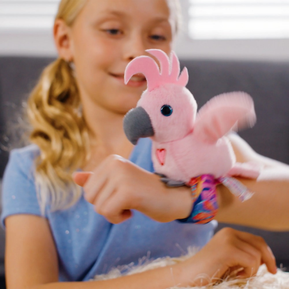 Peluş Ses Tekrarlı Hayvan Bileklik Aksesuar - Pembe Papağan (Lisinya)