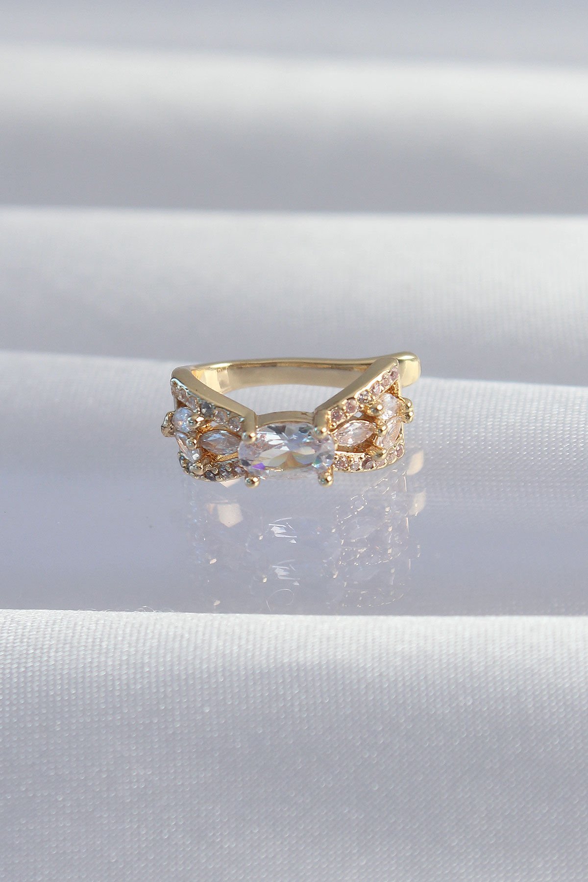 Pirinç Gold Renk Zirkon Taş Kaplama Earcuff Küpe - Lisinya