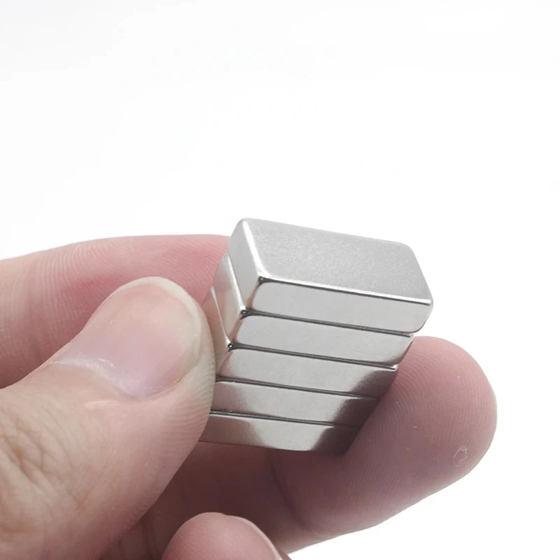 10 Adet 20x10x5 mm Neodyum Magnet N35 Güçlü Mıknatıs Köşeli ve Dayanıklı Nikel Kaplama ( Lisinya )
