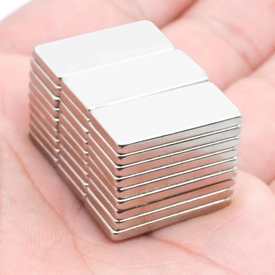 100 Adet 20x10x2 mm Neodyum Mıknatıs Köşeli Magnet N35 Nikel Kaplama Güçlü Kaliteli Dayanıklı ( Lisinya )