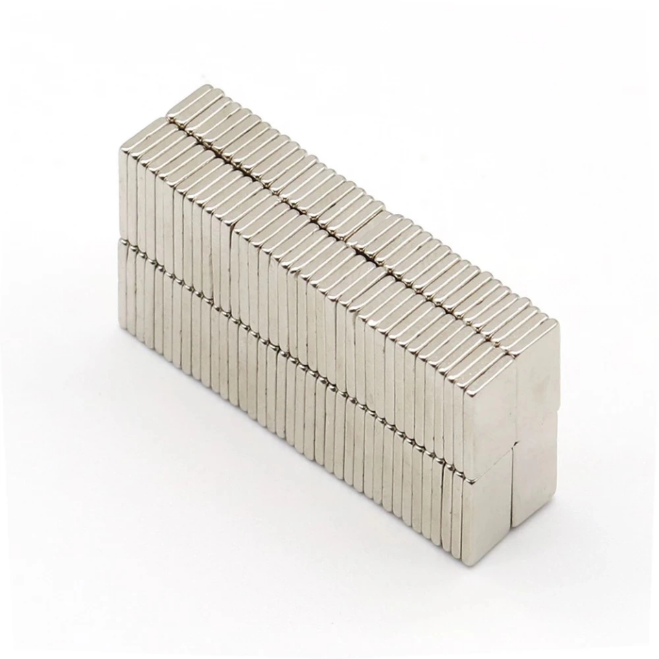 20 Adet 15x10x1.5 mm Köşeli Neodyum Mıknatıs N35 Magnet Dayanıklı Nikel Kaplama ( Lisinya )