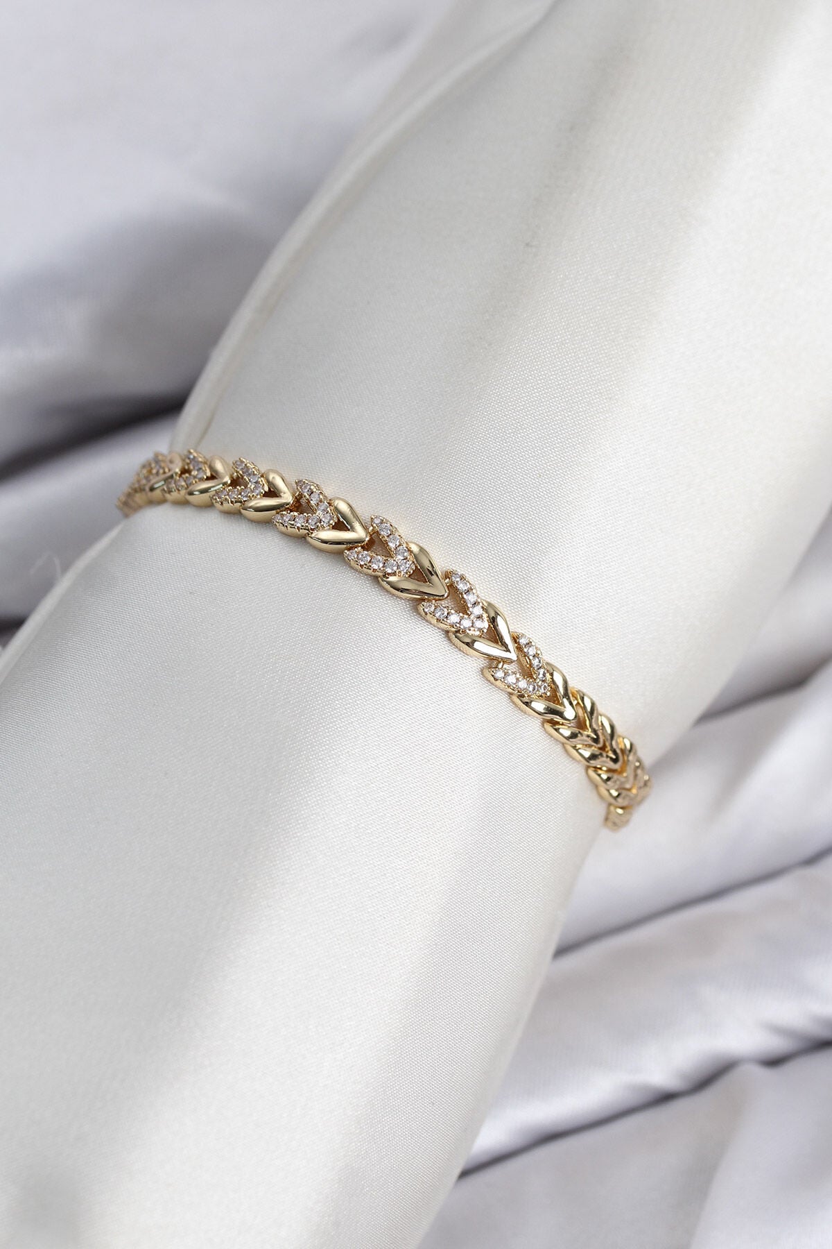 CM Model Zirkon Taşlı VIP Seri Gold Renk Pirinç Kadın Bileklik - Lisinya
