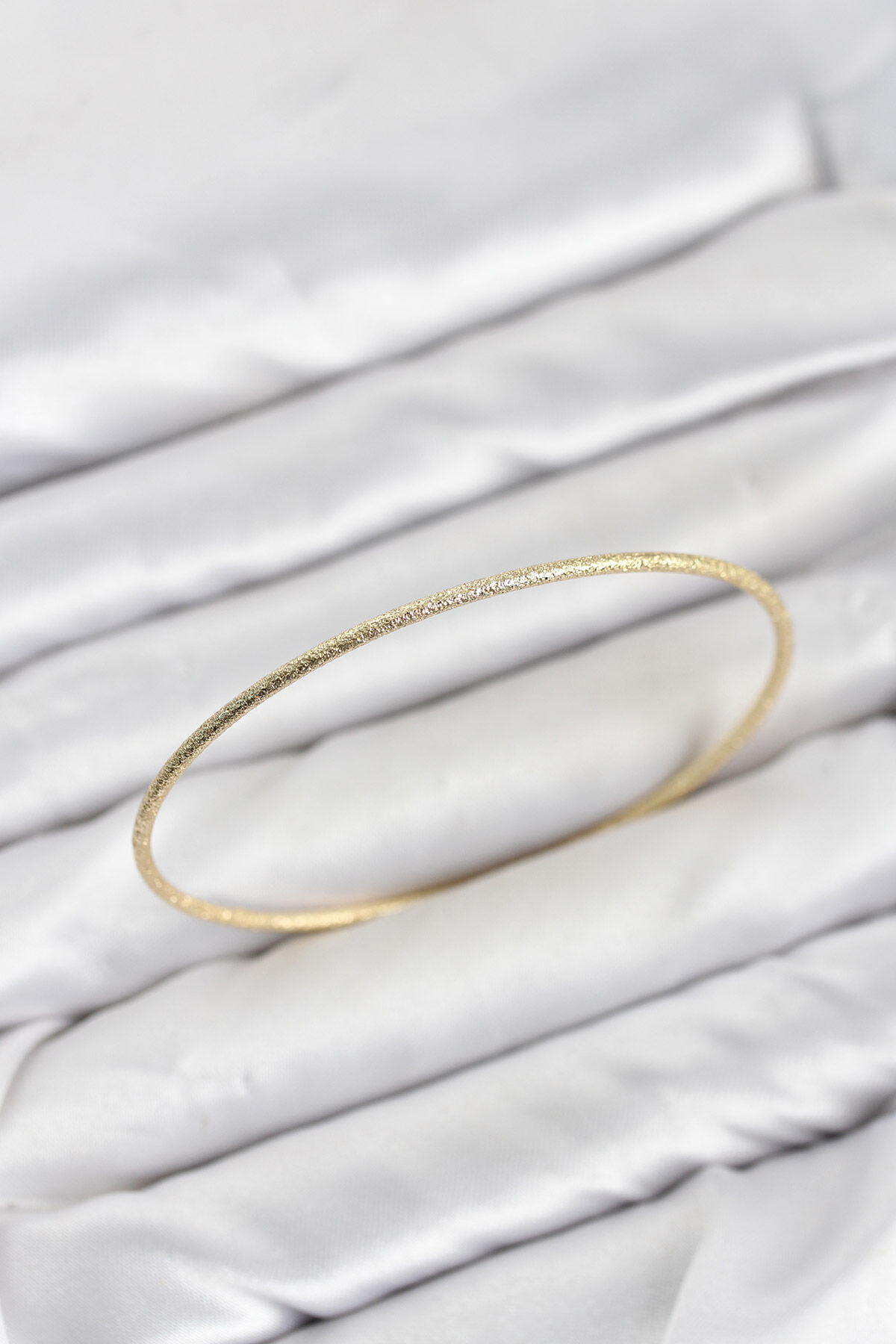 CM Gold Renk Simli Model 65 mm Bilezik - Lisinya