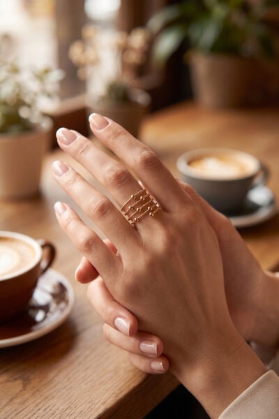 Pirinç Gold Renk Spiral Topçuklu Model Kadın Yüzük - Lisinya