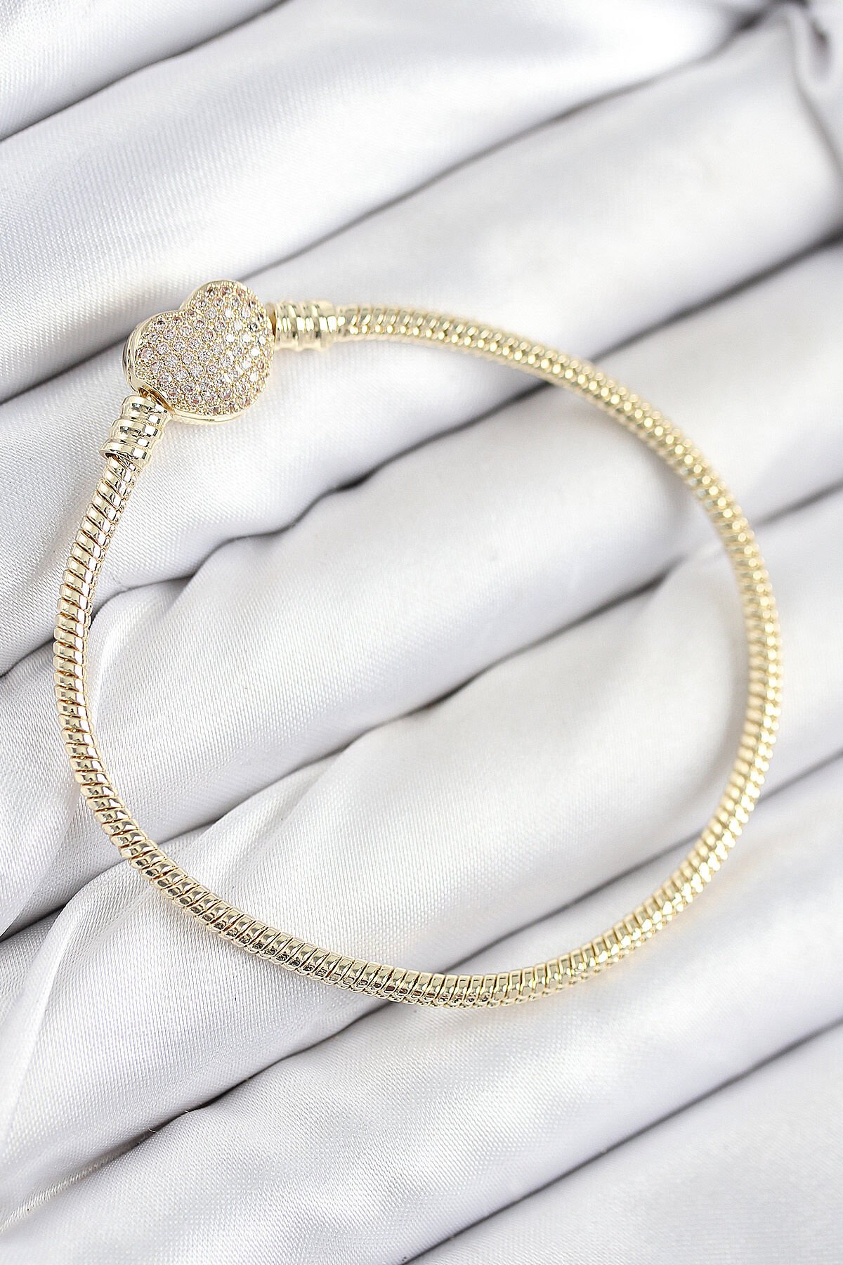 Pirinç Charm Zirkon Taşlı Kalp Model Gold Renk Kadın Bileklik - Lisinya