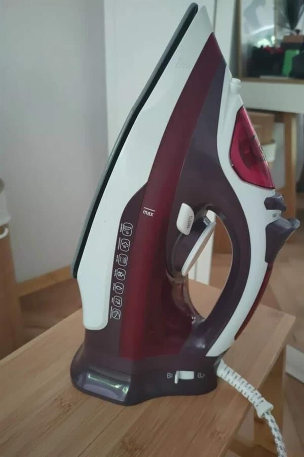 Modern Tasarım 2200W Dayanıklı Buharlı Seramik Kaplama Ütü - Lisinya