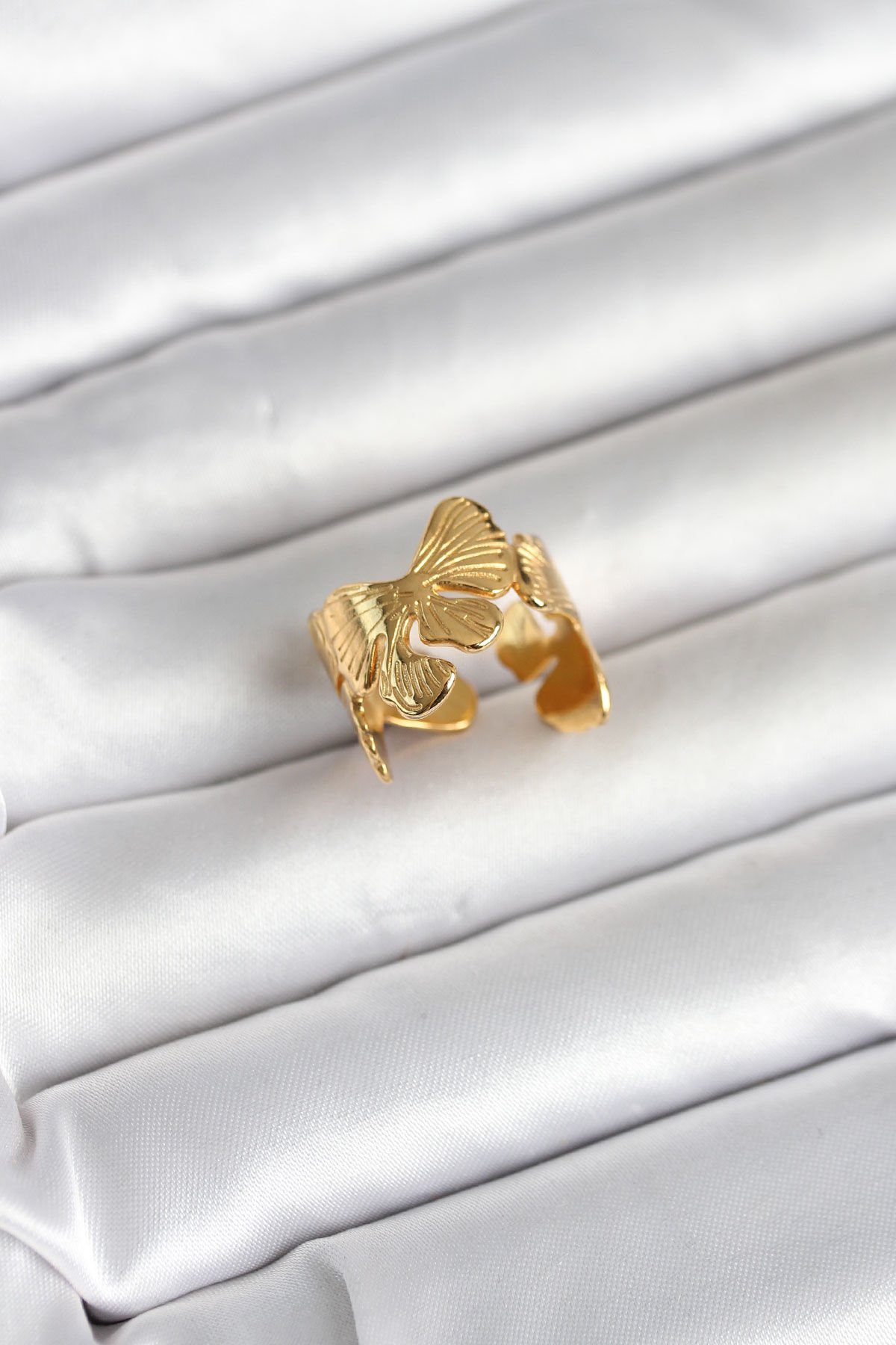 316L Çelik Gold Renk Lotus Model Kadın Yüzük - Lisinya