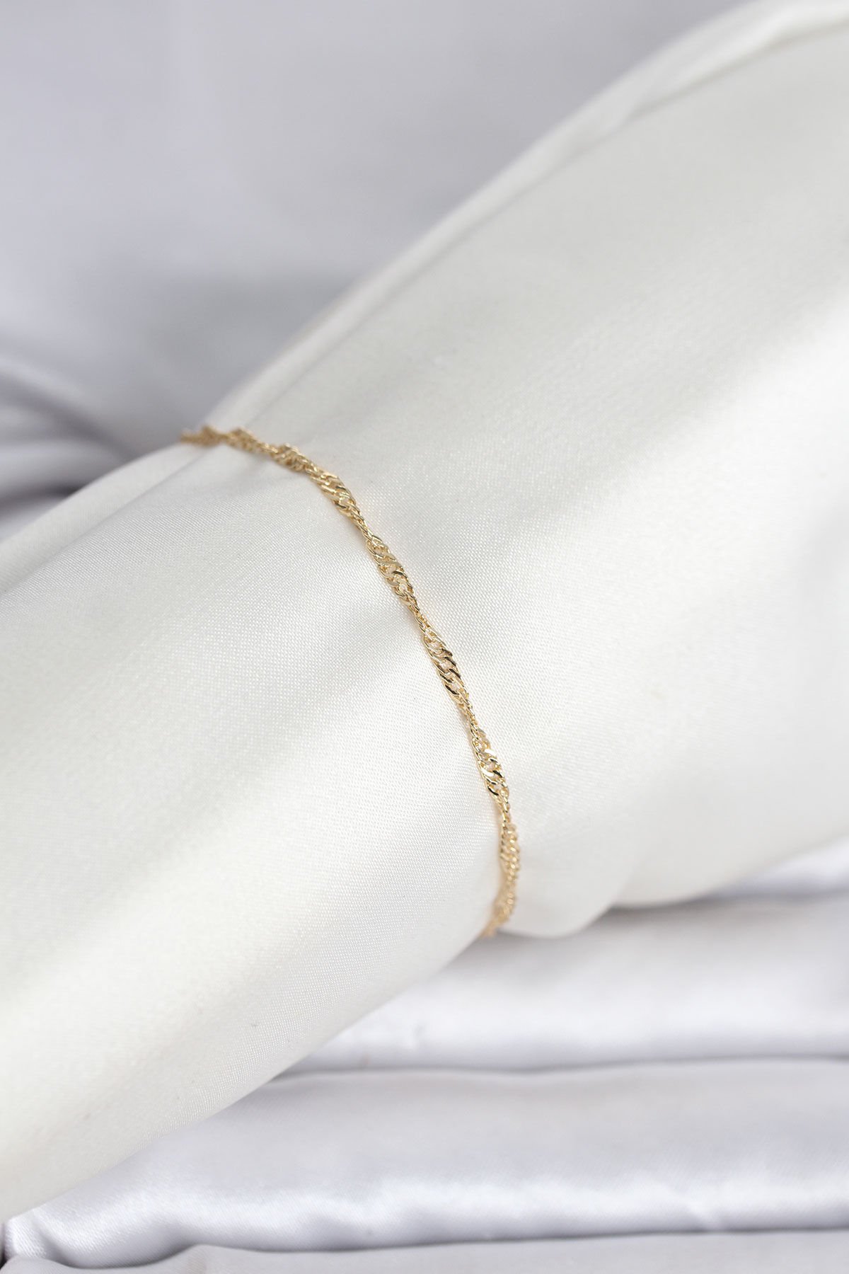 CM 14K Gold Renk Ezme Burgu Zincir Model Kadın Bileklik - Lisinya
