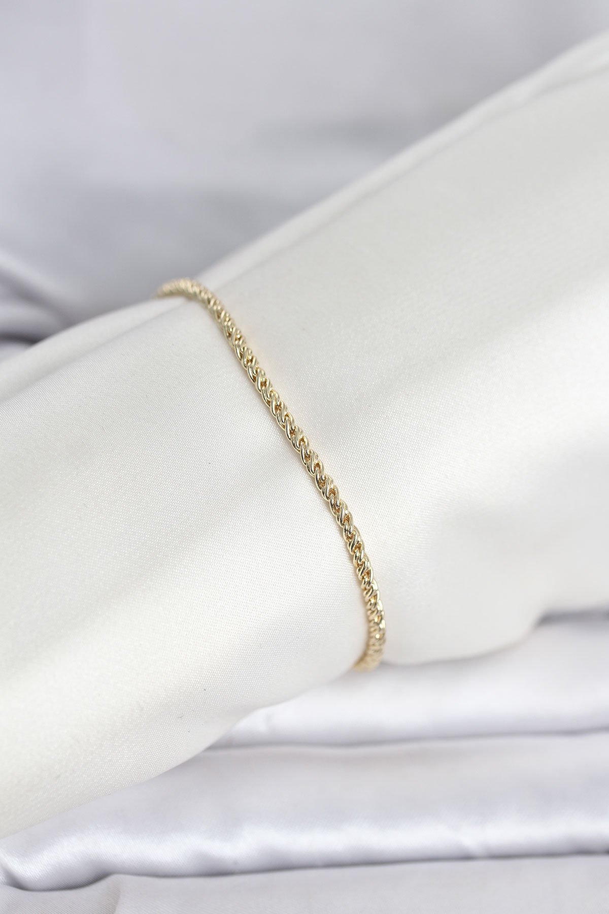 CM 14K Gold Renk Burgulu Zincir Model Kadın Bileklik - Lisinya