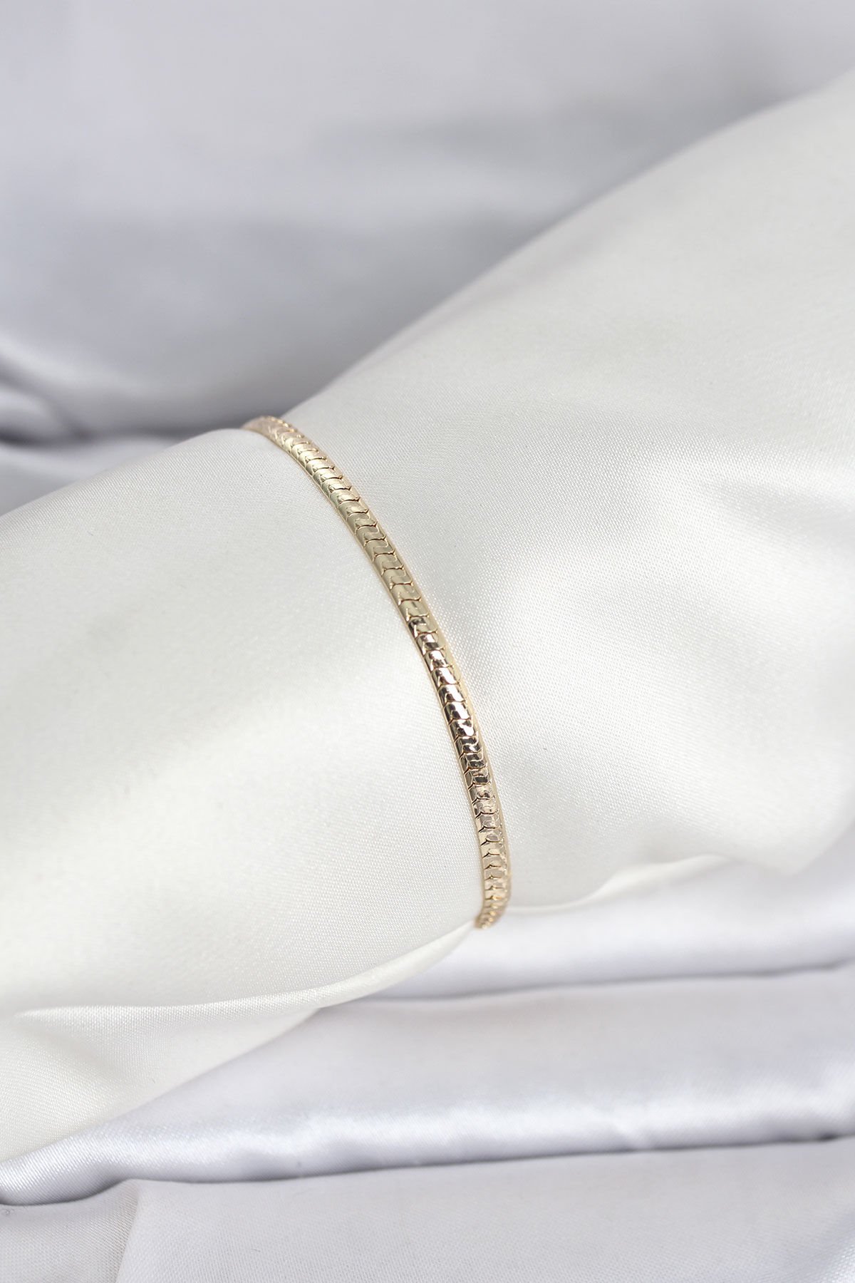 CM 14K Gold Renk Yassı Zincir Model Kadın Bileklik - Lisinya