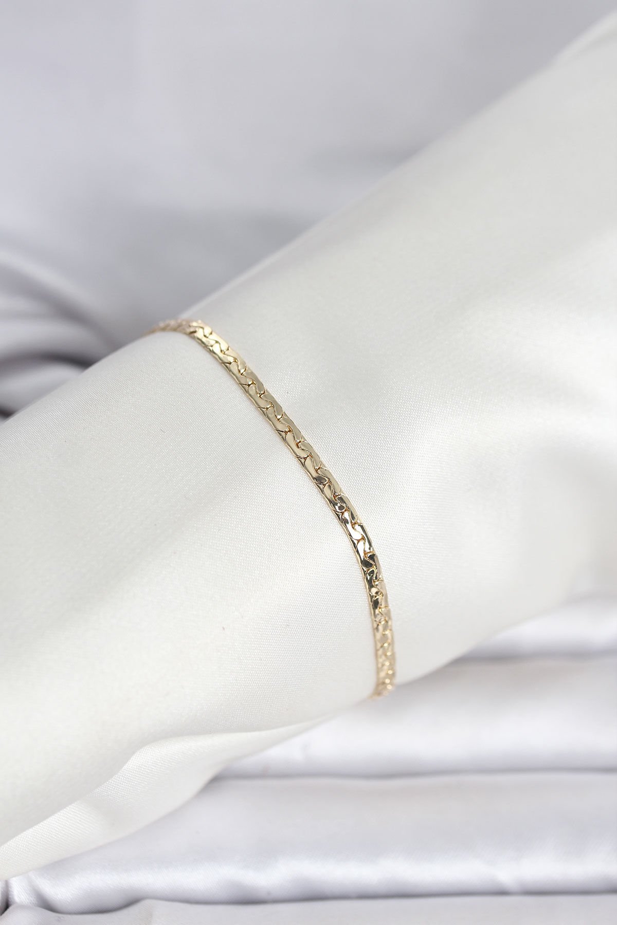 CM 14K Gold Renk Yassı Ezme Zincir Model Kadın Bileklik - Lisinya