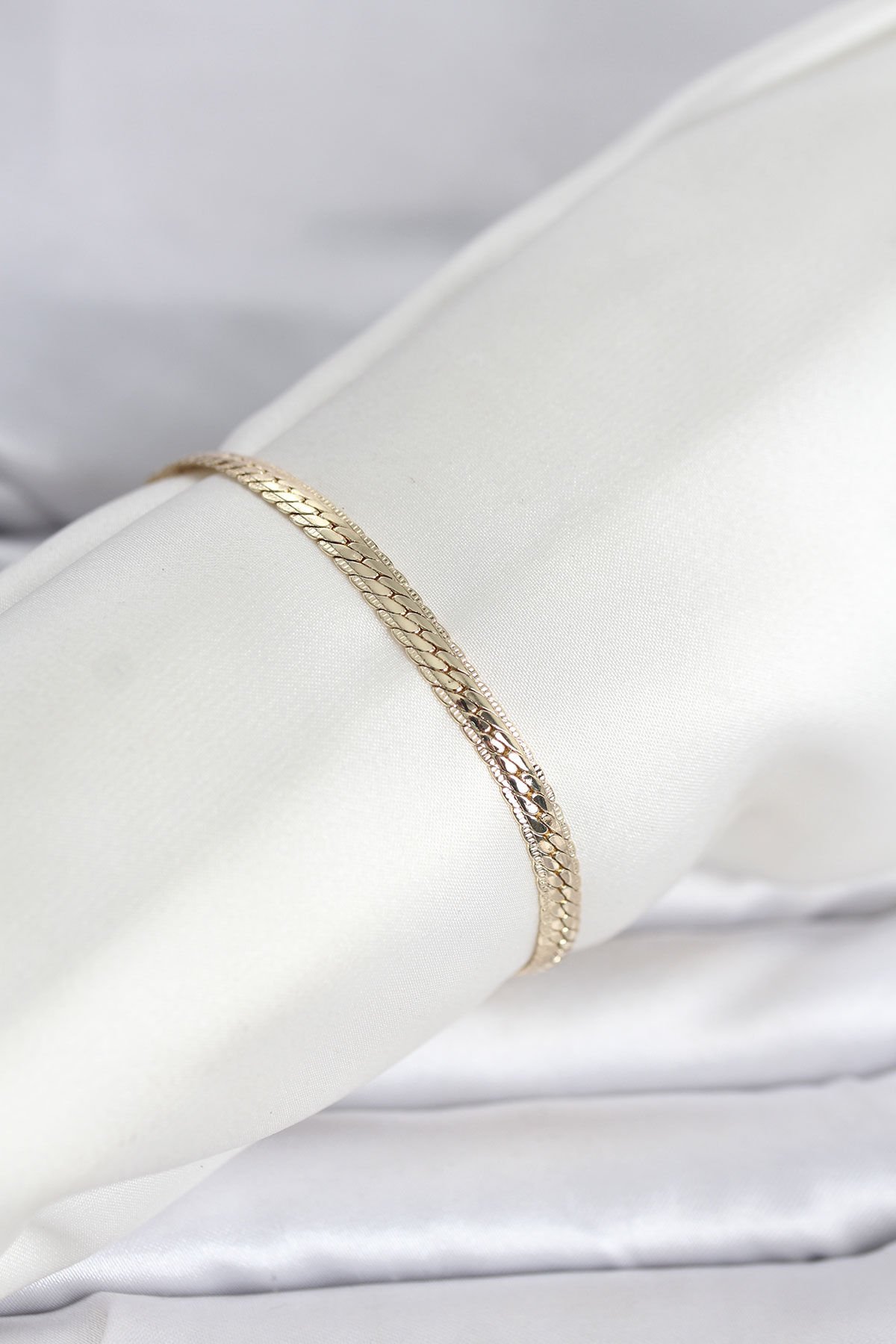 CM 14K Gold Renk Lazerli Yassı Zincir Model Kadın Bileklik - Lisinya