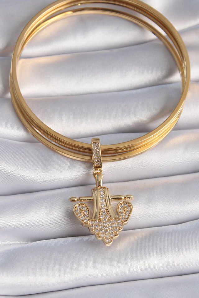 Pirinç Gold Renk Zirkon Taşlı Çapa Model Ajda Charm - Lisinya