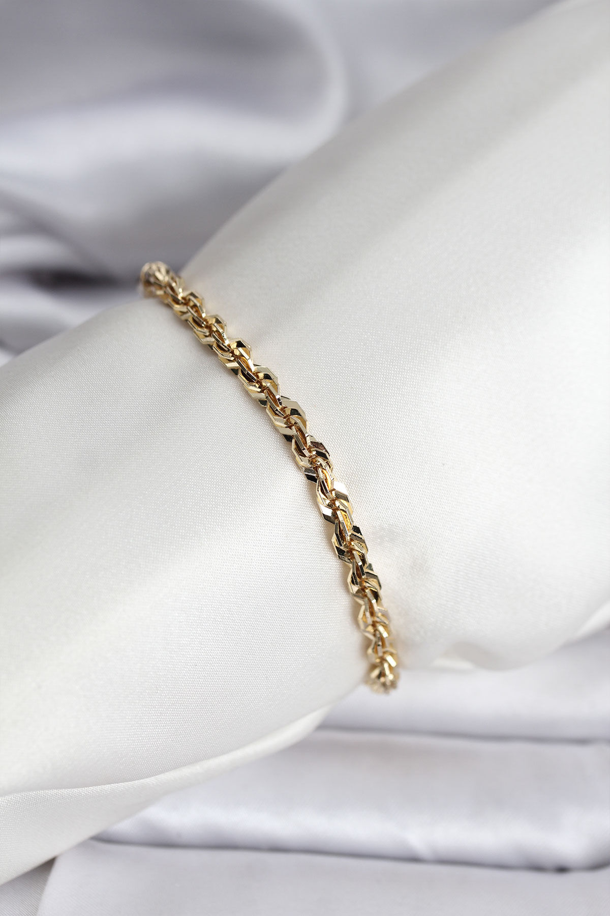 14K Gold Renk Kaplama Burgu Zincir Model CM Kadın Bileklik - Lisinya