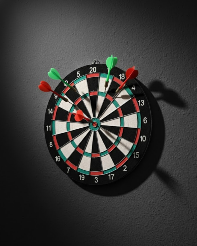 17 İnç Dart Tahtası Sağlam Ahşap Gövde ve Metal İğneli Dart Okları - Lisinya
