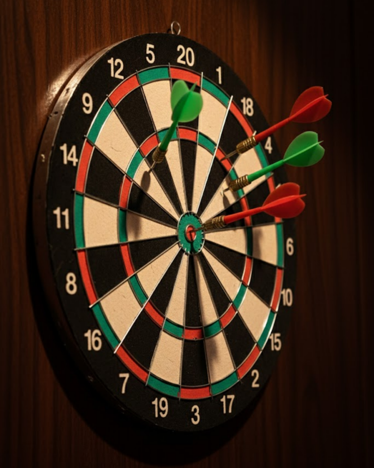 Kaliteli Ahşap 15 İnç Dart Tahtası Kolay Montajlı 4 Ok - Lisinya