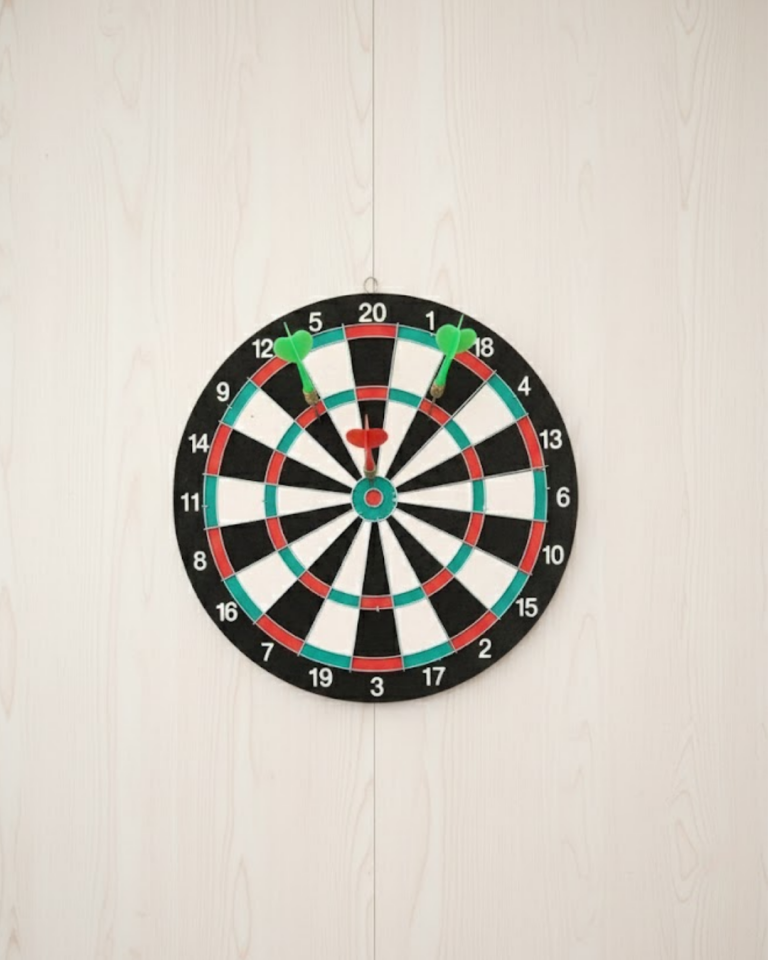 Ev ve Oyun Alanları İçin 15 İnç Dart Tahtası 4 Dart Oku Dahil - Lisinya